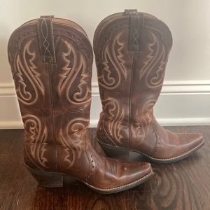 Gorgeous Ariat Heritage X Brown Leather Cowgirl Boots